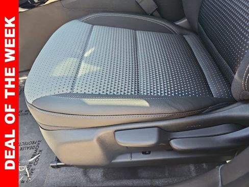 New 2025 Chevrolet Trax LT w/ Driver Confidence Package image 27