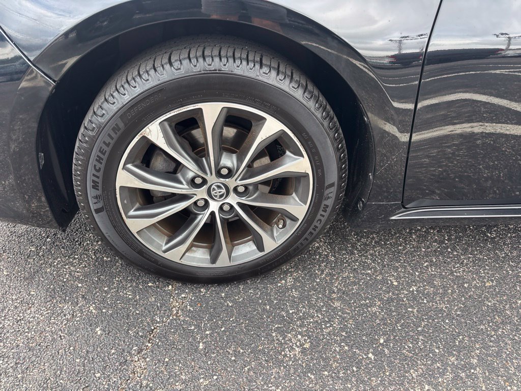 Used 2016 Toyota Avalon XLE Premium FWD image 12