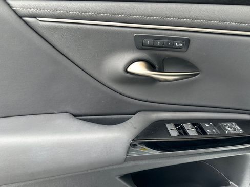 Certified 2024 Lexus ES 350 w/ Premium Package image 12