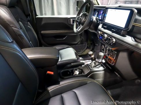 Used 2024 Jeep Wrangler Unlimited Sahara w/ Technology Group image 32