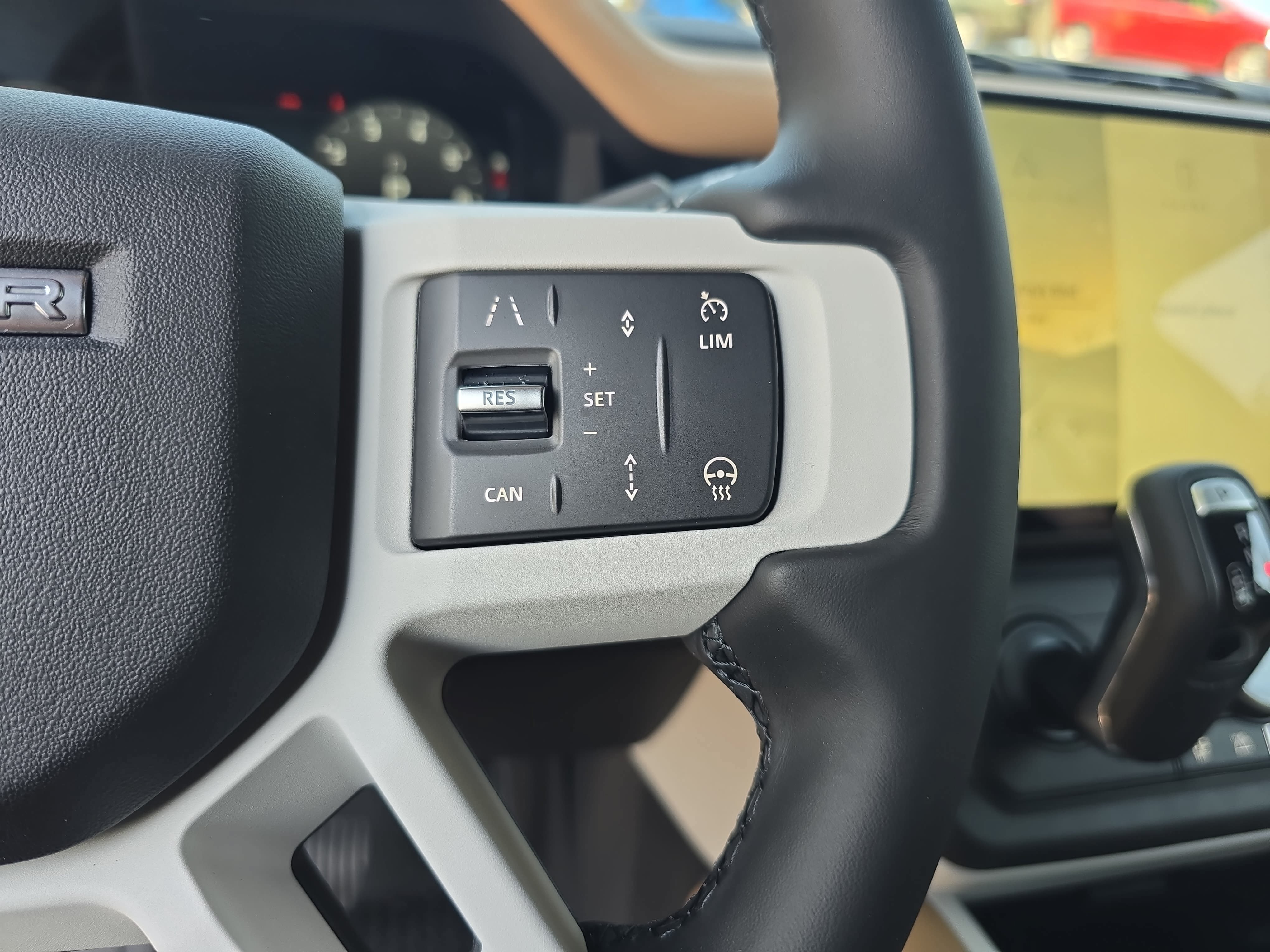 New 2026 Land Rover Defender 110 X-Dynamic SE AWD/4WD image 17