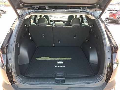 Used 2025 Hyundai Tucson Limited AWD/4WD image 29