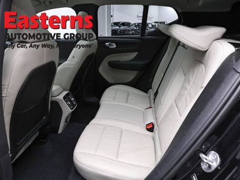 Used 2023 Volvo XC40 B5 Plus AWD/4WD image 21