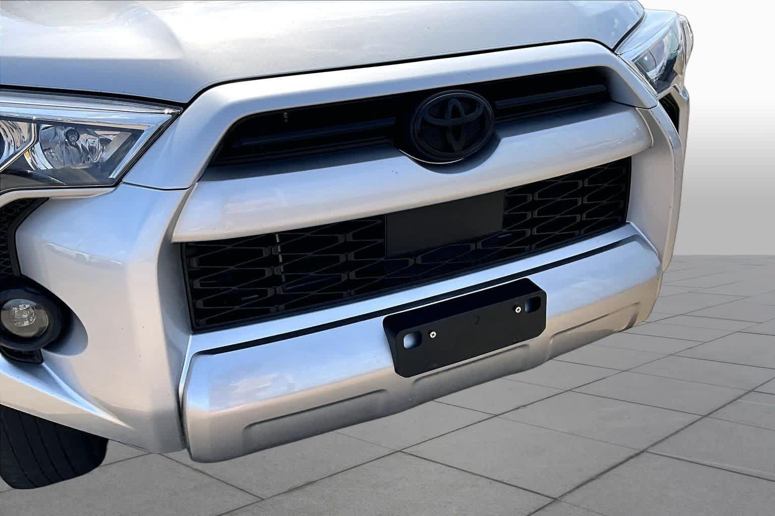 Used 2022 Toyota 4Runner TRD Off-Road Premium w/ TRD Black Wheel Package (TMS) AWD/4WD image 29