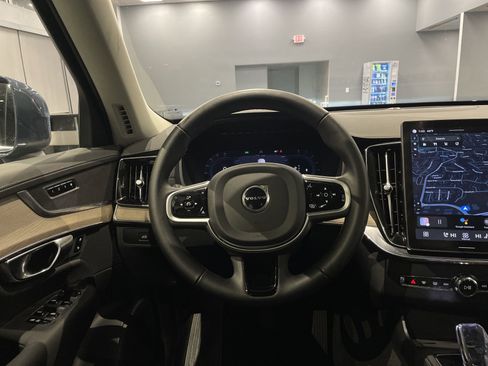 Used 2025 Volvo XC90 B6 Plus image 20