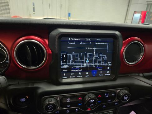 Used 2023 Jeep Gladiator Rubicon w/ Trailer Tow Package AWD/4WD image 27