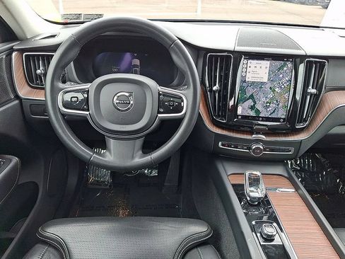 Used 2023 Volvo XC60 B6 Ultimate w/ Protection Package Premier AWD/4WD image 11