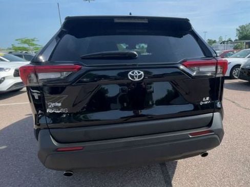 Used 2025 Toyota RAV4 LE AWD/4WD image 3