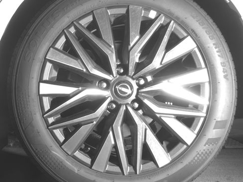 Used 2025 Nissan Altima 2.5 SV FWD image 14
