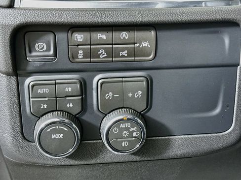 Used 2026 Chevrolet Tahoe Z71 w/ Comfort Package AWD/4WD image 10
