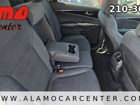 Used 2018 Kia Sorento L FWD image 21