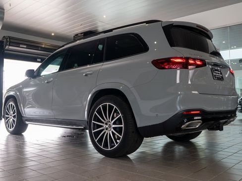 New 2026 Mercedes-Benz GLS 580 4MATIC image 4