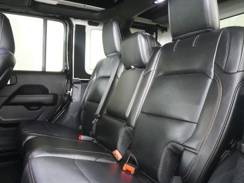 Used 2021 Jeep Wrangler Unlimited Rubicon w/ Trailer Tow Package AWD/4WD image 16