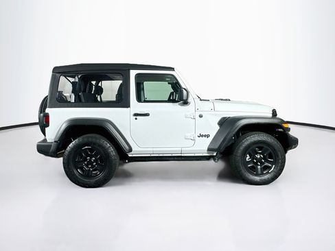 Used 2025 Jeep Wrangler Sport AWD/4WD image 10