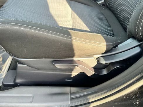 Used 2018 Mitsubishi Outlander SE image 15