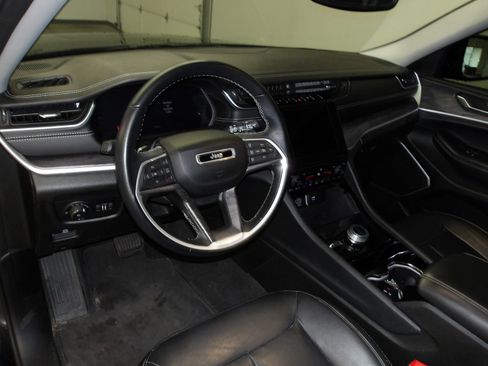 Used 2021 Jeep Grand Cherokee L Limited AWD/4WD image 10