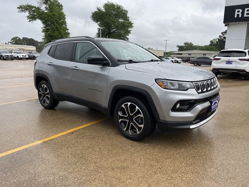 Used 2022 Jeep Compass Limited AWD/4WD image 2