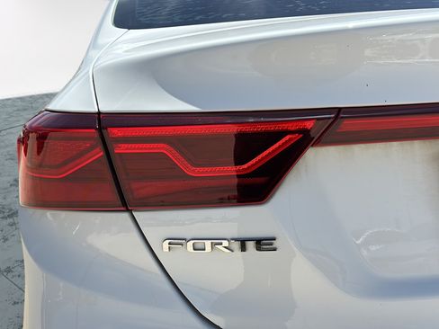 Used 2019 Kia Forte S w/ S Premium Package FWD image 41