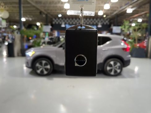 Used 2026 Volvo XC40 B5 Plus AWD/4WD image 4