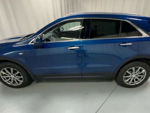 Used 2019 Cadillac XT4 Luxury w/ Cold Weather Package image 5