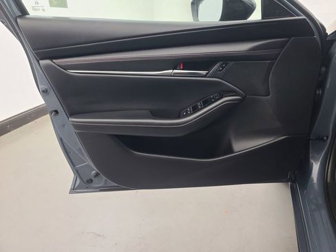 Used 2024 MAZDA MAZDA3 s image 21