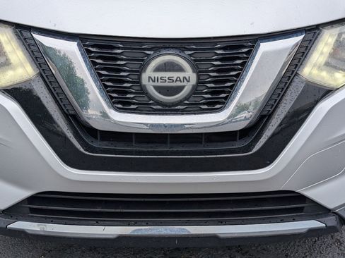 Used 2018 Nissan Rogue SV AWD/4WD image 9