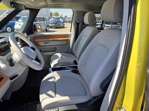 New 2025 Volkswagen ID. Buzz Pro S Plus image 10