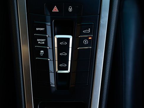 Used 2013 Porsche 911 Carrera 4 image 42