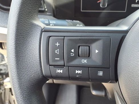 Certified 2025 Nissan Kicks SV image 12