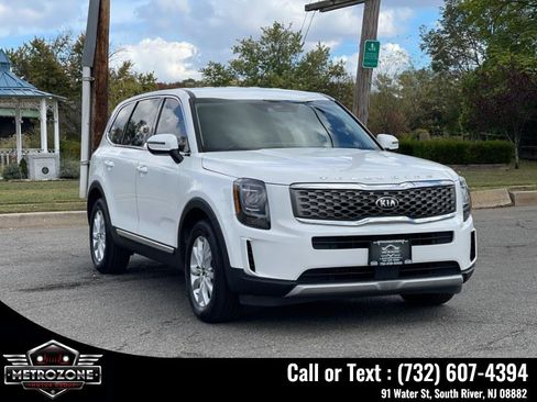 Used 2021 Kia Telluride LX AWD/4WD image 15
