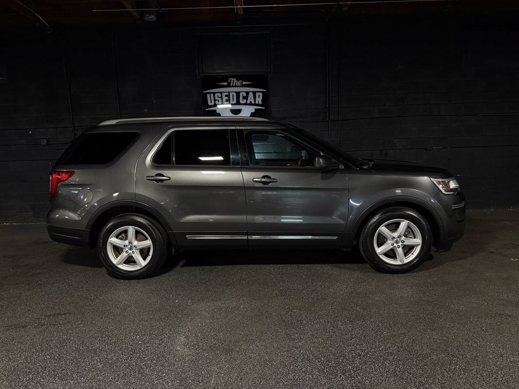 Used 2018 Ford Explorer XLT FWD image 7