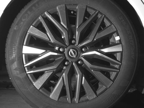 Used 2025 Nissan Altima 2.5 SV FWD image 15