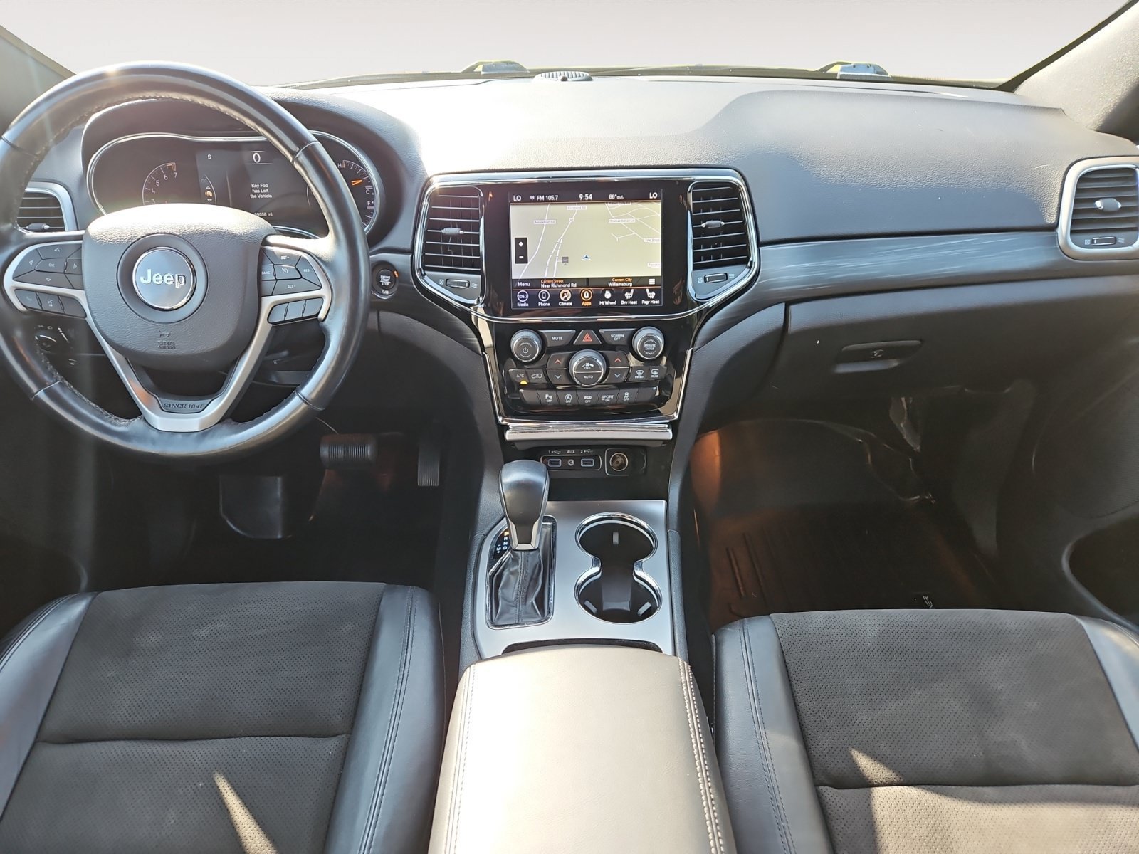 Used 2020 Jeep Grand Cherokee Altitude AWD/4WD image 10