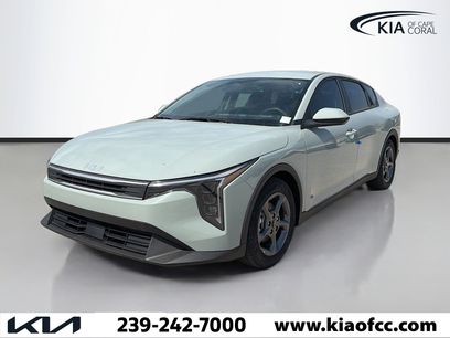 New 2025 Kia K4 LXS