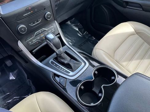 Used 2015 Ford Edge SEL w/ Equipment Group 201A AWD/4WD image 17