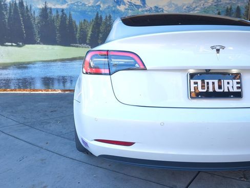 Used 2019 Tesla Model 3 Standard Range Plus image 39