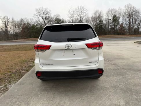 Used 2019 Toyota Highlander XLE image 19