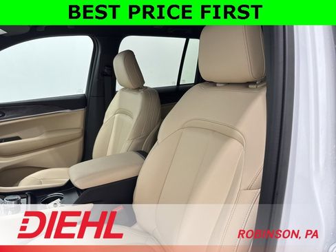 New 2025 Jeep Grand Cherokee Limited w/ Black Appearance Package image 20