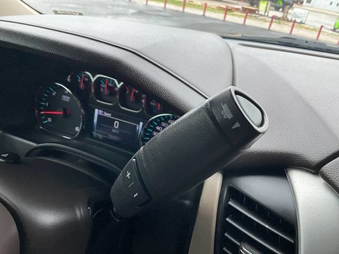 Used 2017 GMC Yukon SLT w/ Premium Edition AWD/4WD image 48