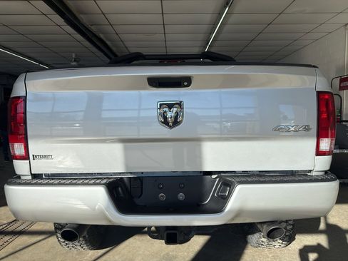 Used 2018 RAM 1500 Express image 3