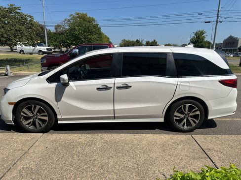 Used 2023 Honda Odyssey Touring image 7