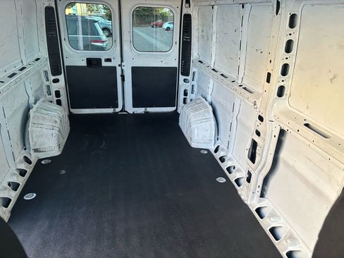 Used 2023 RAM ProMaster 2500 image 13
