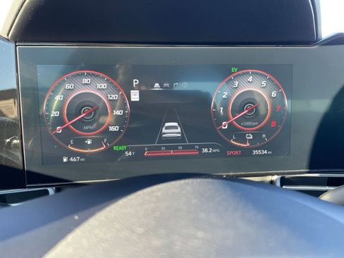 Used 2025 Hyundai Elantra Limited image 39