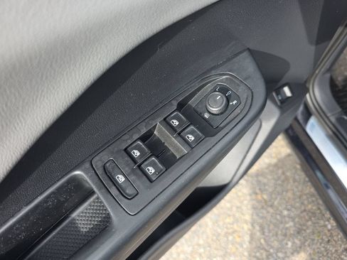 Used 2022 Volkswagen Taos SE AWD/4WD image 11