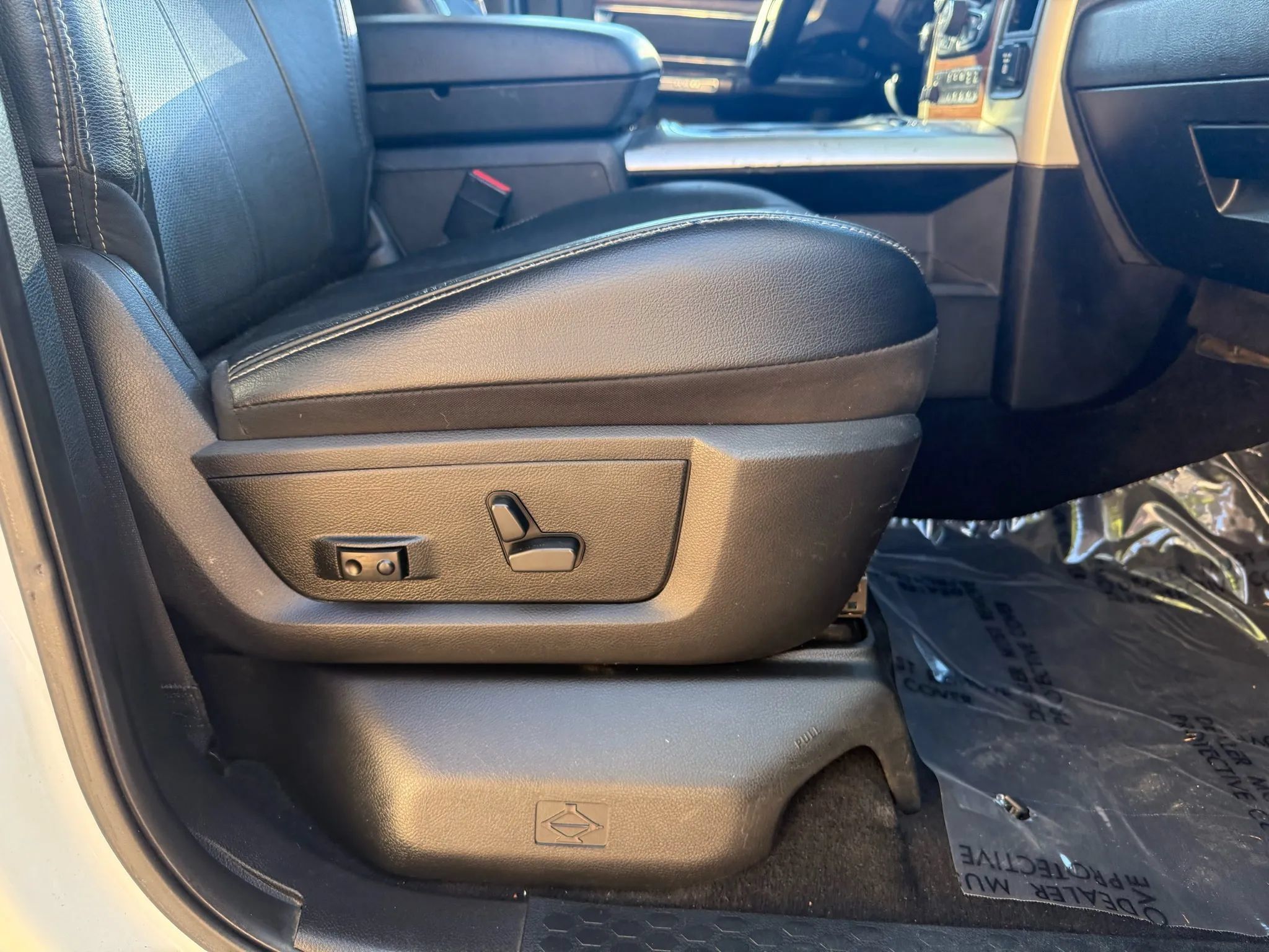Used 2018 RAM 2500 Laramie AWD/4WD image 15