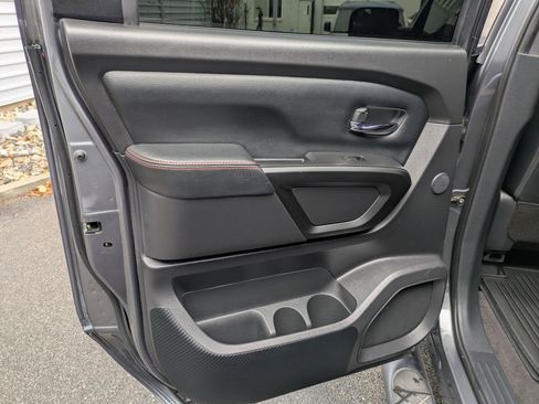 Used 2021 Nissan Titan PRO-4X w/ Pro-4x Convenience Package image 30