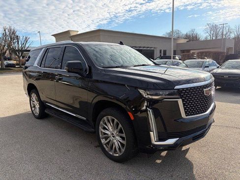 Used 2023 Cadillac Escalade Premium Luxury image 4