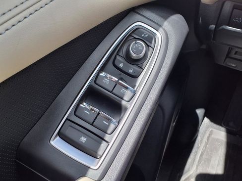 New 2025 Subaru Ascent Limited image 13