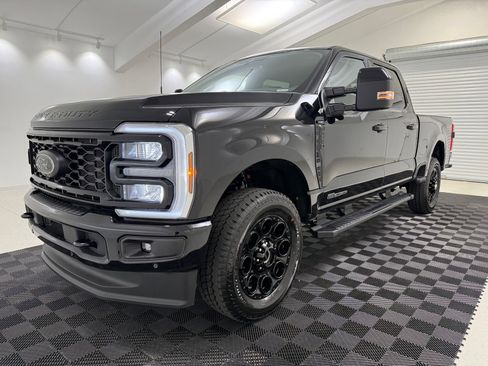 New 2026 Ford F250 Lariat w/ Black Appearance Package AWD/4WD image 3
