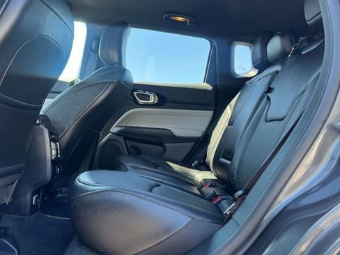 Used 2023 Jeep Compass Limited AWD/4WD image 19